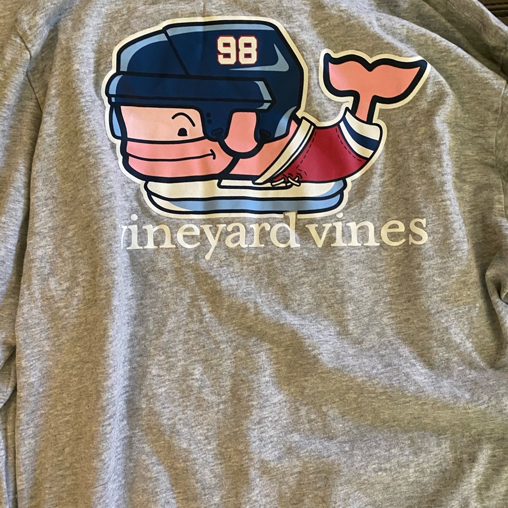 2 BOYS XL VINEYARD VINES HOCKEY LONG SLEEVE
